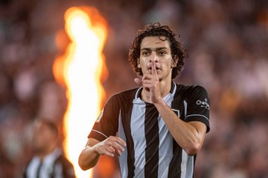 Rio, Brezilya - 12 Mayıs 2022: Nilton Santos Stadyumu 'nda oynanan Brezilya Kupası 2022 tarihine kadar Botafogo-Ceilandia maçında Matheus Nascimento oyuncusu