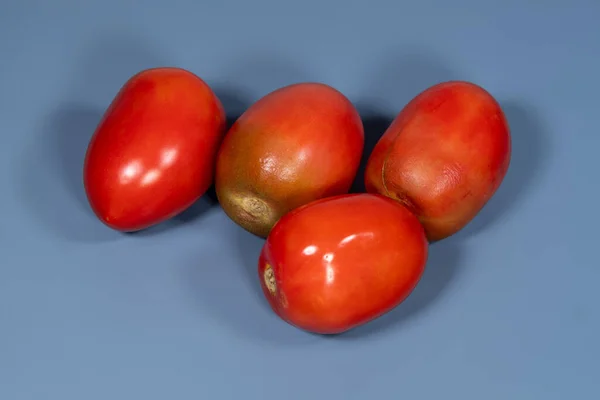 Pomidor Jeden Produktów Składających Się Elementów Brazylijskiego Podstawowego Koszyka Żywnościowego — Zdjęcie stockowe