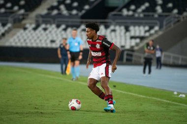 Rio, Brezilya - 23 Şubat 2022: Botafogo 1 ile 3 Flamengo arasındaki maçta Vitinho oyuncusu Nilton Santos Stadyumu 'nda Carioca Şampiyonası' nın (Taca Guanabara) 8. raundunda