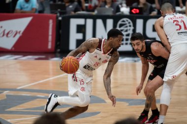 Rio, Brezilya - Haziran 04, 2022: Yeni Brezilya erkek basketbol (NBB) maçında Robinson, final playoff 'unun 3. maçı, Flamengo 81' e karşı 75 Franca, Maracazinho Stadyumu 'nda