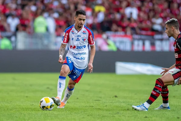 Rio, Brezilya - Haziran 05, 2022: Maracana Stadyumu 'nda oynanan 9. Brezilya Şampiyonası' nda Flamengo ve Fortaleza arasında oynanan maçta Yago Pikachu oyuncusu