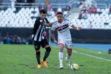 Rio, Brezilya - 16 Haziran 2022: Luciano oyuncusu Botafogo ile Sao Paulo arasında Nilton Santos Stadyumu 'nda oynanan 12.