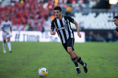 Rio, Brezilya - 16 Haziran 2022: Lucas Piazon oyuncusu Botafogo ile Sao Paulo arasındaki maçta Nilton Santos Stadyumu 'nda oynanan Brezilya Şampiyonası' nın 12. turu