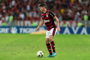 Rio, Brezilya - 15 Haziran 2022: Ayrton Lucas, Maracana Stadyumu 'nda düzenlenen Brezilya Şampiyonası' nın 11. raundunda Flamengo-Cuiaba maçında yer aldı.