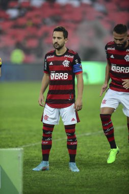Rio, Brezilya - 13 Temmuz 2022: Everton Ribeiro oyuncusu Flamengo ile Atletico-MG arasındaki maçta Maracana Stadyumu 'nda oynanan Brezilya Kupası çeyrek final karşılaşmasında