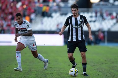 Rio, Brezilya - 16 Haziran 2022: Lucas Piazon oyuncusu Botafogo ile Sao Paulo arasındaki maçta Nilton Santos Stadyumu 'nda oynanan Brezilya Şampiyonası' nın 12. turu