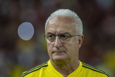 Rio, Brezilya - 27 Temmuz 2022: Flamengo ile Athletico-PR arasındaki maçta Dorival Junior teknik direktörü Maracana Stadyumu 'nda oynanan Brezilya Kupası çeyrek final karşılaşmasında