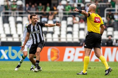 Rio, Brezilya - 20 Ağustos 2022: Botafogo ile Amerika MG 26. Brezilya Şampiyonası arasındaki maçta Eduardo oyuncusu Nilton Santos Stadyumu 'nda A serisi