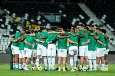 Rio, Brezilya - 17 Eylül 2022: Coritiba takımı, Nilton Santos Stadyumu 'nda oynanan Brezilya Şampiyonası' nda Botafogo ile Coritiba arasında oynanan karşılaşmada