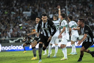 Rio, Brezilya - 17 Eylül 2022: Victor Cuesta, Botafogo ile Coritiba arasındaki maçta Nilton Santos Stadyumu 'nda oynanan Brezilya Şampiyonası' nın 17 raundunda karşı karşıya geldi.