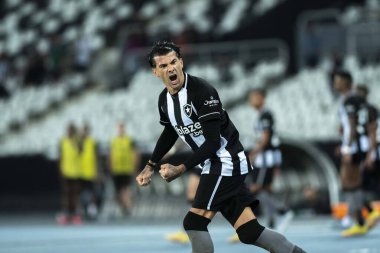 Rio, Brezilya - 17 Eylül 2022: Victor Cuesta, Botafogo ile Coritiba arasındaki maçta Nilton Santos Stadyumu 'nda oynanan Brezilya Şampiyonası' nın 17 raundunda karşı karşıya geldi.