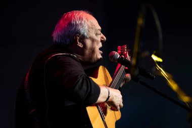 Sao Paulo, Brezilya - 04 Eylül 2022: Toquinho, Brezilyalı müzisyen açılış konserinde