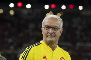 Rio, Brezilya - 01 Ekim 2022 - Maracana Stadyumu 'nda oynanan 29 rauntluk Brezilya Şampiyonası' nda Flamengo ile Bragantino arasındaki maçta Dorival Junior koçu