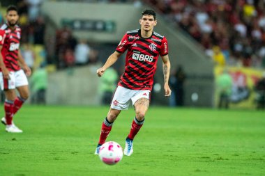 Rio, Brezilya - 01 Ekim 2022 - Ayrton Lucas, Maracana Stadyumu 'nda düzenlenen Brezilya Şampiyonası' nda Flamengo ile Bragantino arasındaki maçta