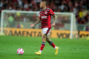 Rio, Brezilya - Ekim 01, 2022 - Maracana Stadyumu 'nda düzenlenen Brezilya Şampiyonası' nda Flamengo ile Bragantino arasındaki maçta Everton oyuncusu