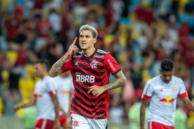 Rio, Brezilya - Ekim 01, 2022 - Maracana Stadyumu 'nda oynanan 29 rauntluk Brezilya Şampiyonası ile Flamengo-Bragantino maçında Pedro oyuncusu