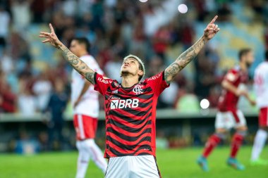 Rio, Brezilya - Ekim 01, 2022 - Maracana Stadyumu 'nda oynanan 29 rauntluk Brezilya Şampiyonası ile Flamengo-Bragantino maçında Pedro oyuncusu