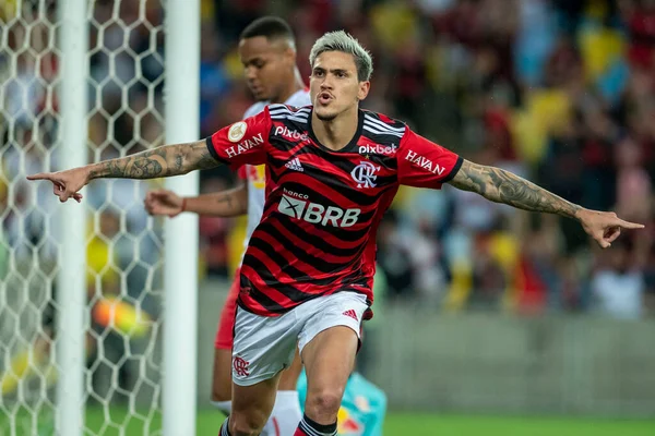 Rio, Brezilya - Ekim 01, 2022 - Maracana Stadyumu 'nda oynanan 29 rauntluk Brezilya Şampiyonası ile Flamengo-Bragantino maçında Pedro oyuncusu