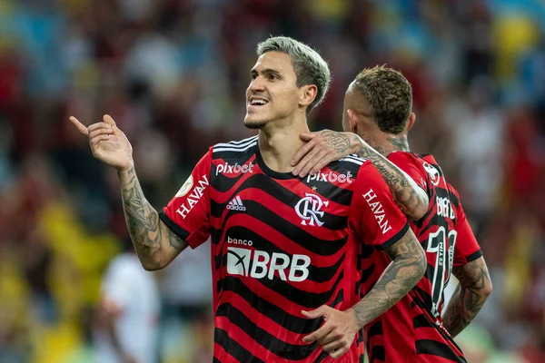 Rio, Brezilya - Ekim 01, 2022 - Maracana Stadyumu 'nda oynanan 29 rauntluk Brezilya Şampiyonası ile Flamengo-Bragantino maçında Pedro oyuncusu