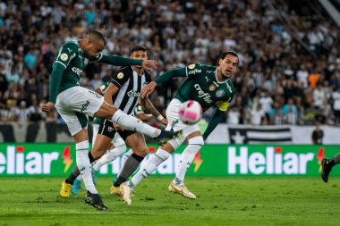 Rio, Brezilya - Ekim 03, 2022: Maracana Stadyumu 'nda Bptafogo-Palmeiras maçı 29 rauntluk Brezilya Şampiyonası karşılaşması