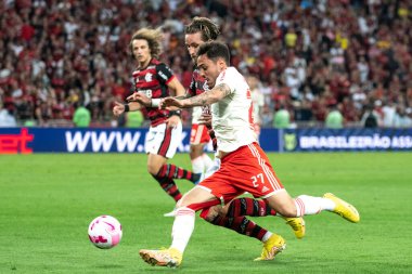 Rio, Brezilya - Ekim 05, 2022 - Mauricio ve Leo Pereira Maracana Stadyumu 'nda oynanan Brezilya Şampiyonası' nda oynanan Flamengo-Internacional maçında