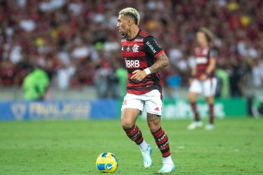 Rio, Brezilya - 19 Ekim 2022: Maracana Stadyumu 'nda oynanan Brezilya Kupası final maçında Flamengo ve Corinthians arasında oynanan maçta Matheuzinho oyuncusu