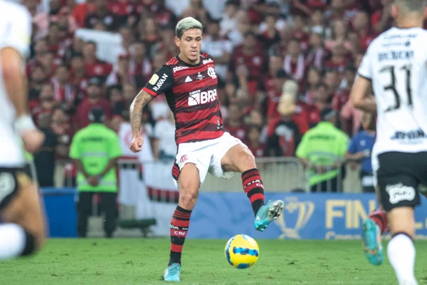 Rio, Brezilya - 19 Ekim 2022: Maracana Stadyumu 'nda oynanan Brezilya Kupası final maçında Flamengo ile Corinthians arasındaki maçta Pedro oyuncusu