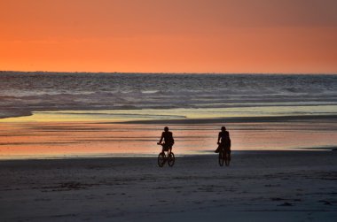 günbatımı üzerinde playa el espino, el salvador