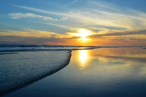 günbatımı üzerinde playa el espino, el salvador