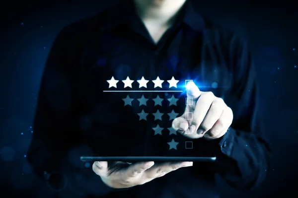 Empresario Apuntando Símbolo Cinco Estrellas Para Aumentar Calificación Empresa — Foto de Stock