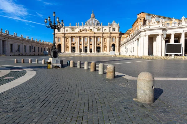 罗马梵蒂冈 2020年10月9日 圣彼得广场与圣彼得大教堂 由于Covid 19大流行病 没有游客 — 图库照片