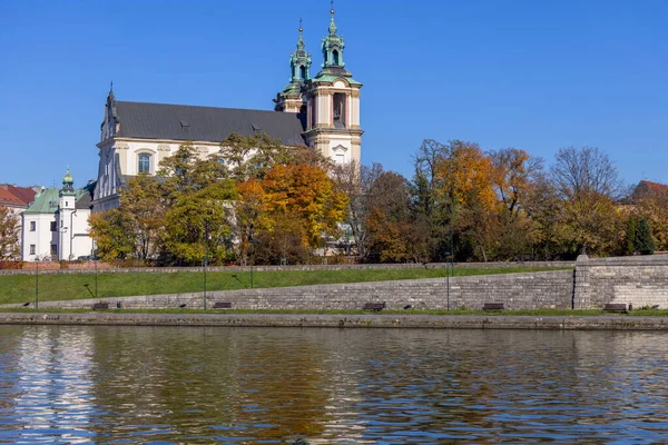 Vista Del Monasterio Skalka Desde Río Vístula Día Soleado Otoño —  Fotos de Stock