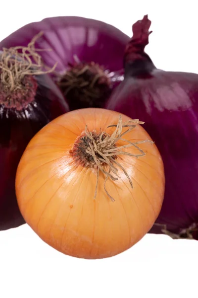 Grupo Verduras Inteiras Cebolas Vermelhas Cebola Amarela Isolada Fundo Branco — Fotografia de Stock