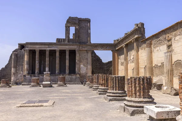 Forum Pompeii Remains Basilica Pompeii Naples Italy 公元79年那不勒斯附近的维苏威火山喷发摧毁了一座古城的废墟 — 图库照片