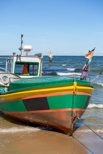 Barco Pesca Pela Praia Areia Mar Báltico Dia Ensolarado Sopot — Fotografia de Stock