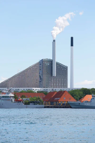 丹麦哥本哈根 2019年6月22日 阿玛热 Amager Bakke 是位于阿玛热岛的火力发电厂和废物焚化厂 它也是一个滑雪和攀爬的墙 — 图库照片