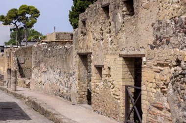 Volkan patlaması yüzünden yok olan antik bir şehrin kalıntıları.