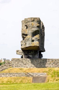 Majdanek; Lublin; Polonya - 25 Mayıs 2022: Majdanek Nazi toplama ve imha kampındaki Savaş ve Şehitlik Anıtı (Konzentrationslager Lublin)