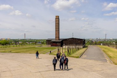 Majdanek; Lublin; Polonya - 25 Mayıs 2022: Majdanek toplama ve imha kampı (Konzentrationslager Lublin), krematoryum manzarası. İkinci Dünya Savaşı 'nda Alman işgali sırasında SS tarafından kurulan ve yönetilen bir Nazi kampıydı.
