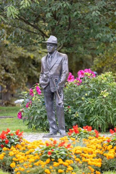 Miedzyzdroje Poland September 2022 Monument Polish Actor Juliusz Machulski Standing — Stock Photo, Image