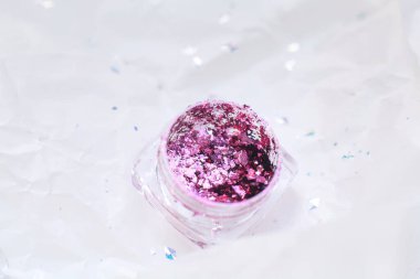 Kavanozda manikür tohumları. Çivi ve çehre için dekor