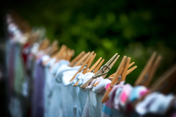 Eco-vriendelijke - wassen lijn, kleding en pinnen Rechtenvrije Stockfoto's