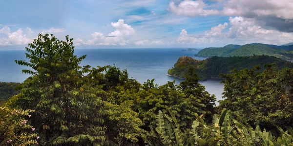 Maracas Bay in Trinidad und Tobago Blick von oben auf die Hügel — Stockfoto