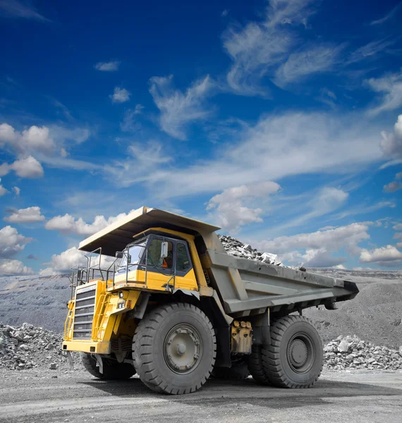 Maden kamyonu — Stok fotoğraf