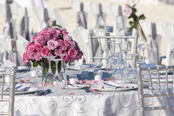 Rose's on a silver table — Stock Photo, Image