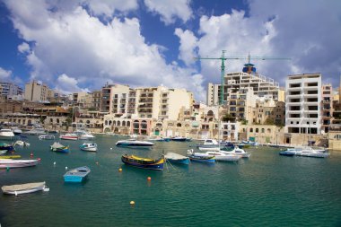 St julians deniz cephesinde spinola bay