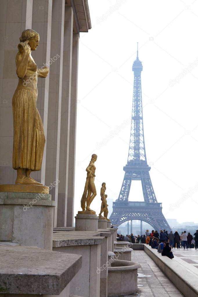 STATUES AND EIFFEL TOWER