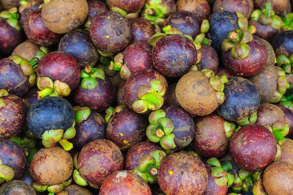 Mangosteen on sales in the market of Thailand.Tropical fruit. — Stock Photo, Image