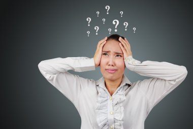 iş kadını. hea ile baş ağrısı ve frustrated.asian bir kadın vardı.