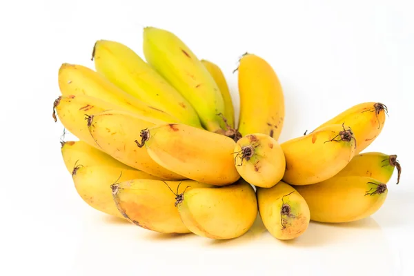 Gruppo di banane su sfondo bianco . — Foto Stock